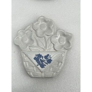 Pfaltzgraff Yorktowne Flower Basket Spoon Rest Holder Wall Hanger Blue